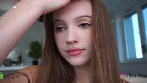 Snapshot of hecola chatting on October 16, 12:27 pm Nika next stream 200pm GMT online show from October 16, 12:27 pm