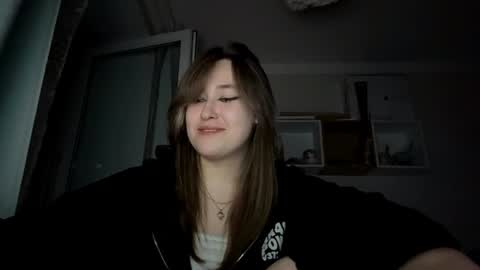 Molly online show from June 24, 8:05 pm