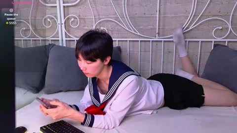 HEEJIN online show from December 16, 4:30 am