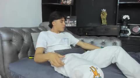 Snapshot of heellboy_ chatting on October 14, 7:50 pm heellboy_ online show from October 14, 7:50 pm