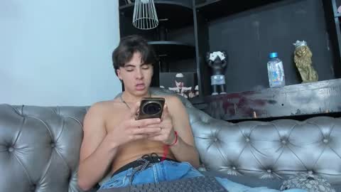 heellboy_ online show from November 14, 4:03 am