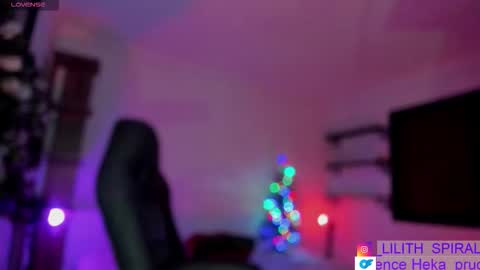 Heka Prudence online show from December 18, 11:44 pm