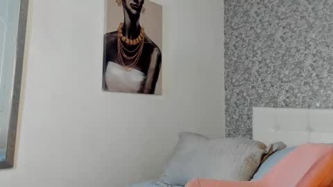 Snapshot of hela_strossner chatting on October 12, 3:37 pm Hella online show from October 12, 3:37 pm