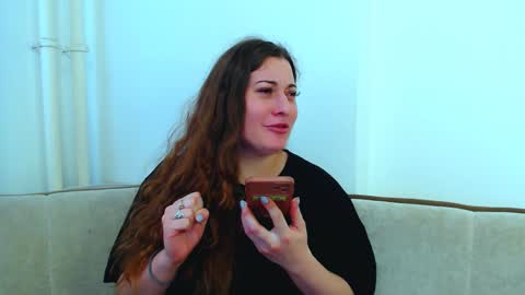 helen_adams_ online show from January 5, 10:10 am