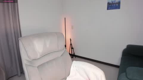 Snapshot of helen_miller chatting on January 25, 12:38 am helen_miller online show from January 25, 12:38 am