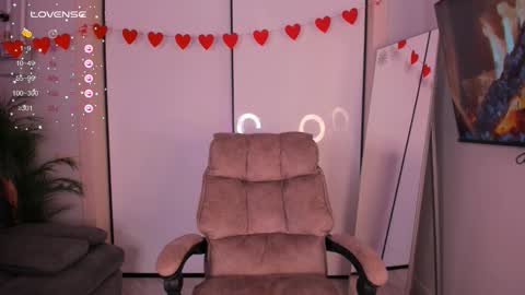 Helen online show from March 8, 3:27 pm