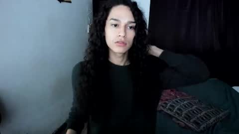 helena_spellman online show from April 16, 11:32 am