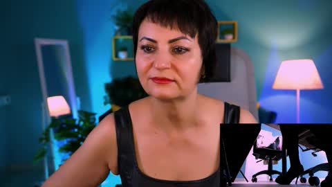 helenbeler online show from December 22, 8:21 am