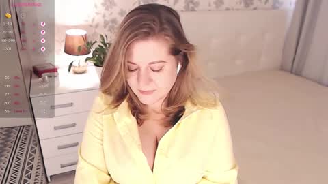 Snapshot of helenbonham chatting on October 23, 11:44 am Helena Bonham online show from October 23, 11:44 am