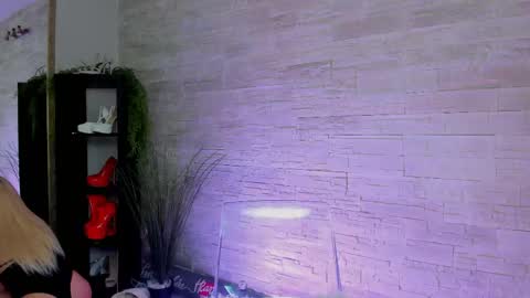 Helen online show from May 24, 5:03 am