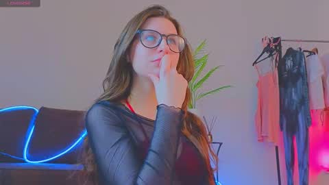   online show from March 3, 9:11 am