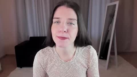 Snapshot of helentasty_ chatting on October 3, 2:32 am Helen online show from October 3, 2:32 am