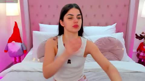 Helen online show from December 16, 1:17 pm