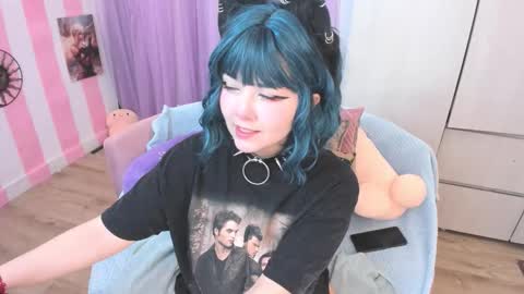 Laura online show from November 14, 4:03 am