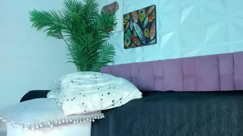 hellen     online show from October 31, 9:04 pm