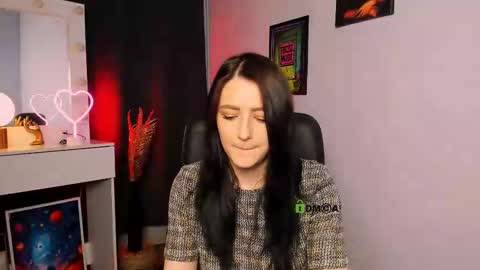 Helli online show from March 7, 8:11 pm