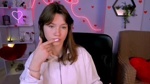 Helli online show from February 11, 7:50 pm