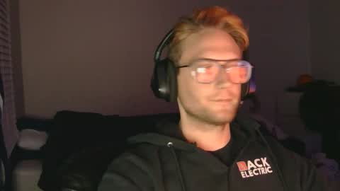 hello672919 online show from April 28, 6:50 am