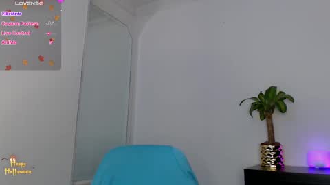Snapshot of hello_candy chatting on October 4, 1:14 am Candy online show from October 4, 1:14 am