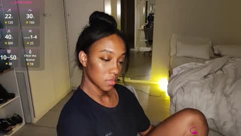 Snapshot of hellsd97 chatting on March 4, 6:15 am hellsd97 online show from March 4, 6:15 am