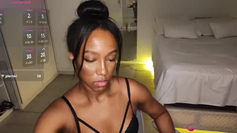 Snapshot of hellsd97 chatting on February 26, 3:57 am hellsd97 online show from February 26, 3:57 am