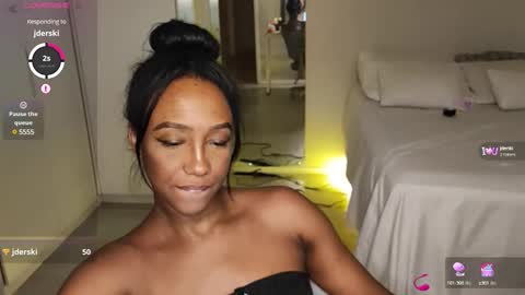 Snapshot of hellsd97 chatting on February 27, 12:36 am hellsd97 online show from February 27, 12:36 am