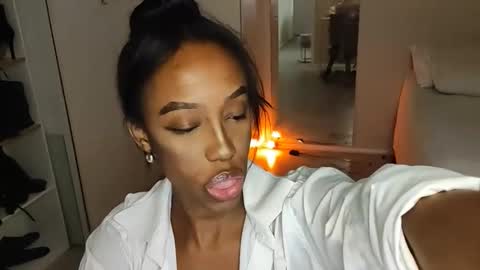 Snapshot of hellsd97 chatting on March 12, 9:13 pm hellsd97 online show from March 12, 9:13 pm