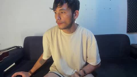 henrik_senn online show from December 3, 9:50 am