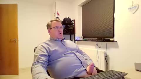 henrikrp1971 online show from February 25, 7:06 pm