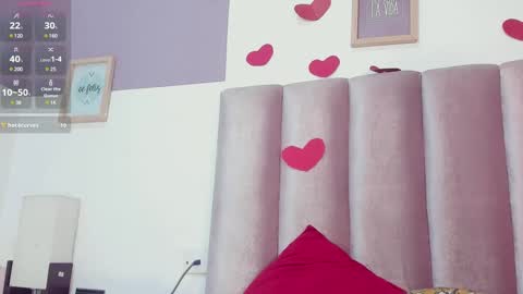 Snapshot of hera_godess chatting on February 24, 11:09 pm Hera godes online show from February 24, 11:09 pm