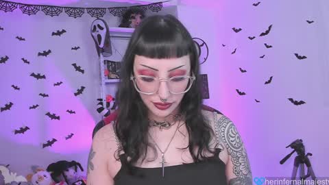 Snapshot of herinfernalmajesty chatting on January 15, 1:56 am  Marie  online show from January 15, 1:56 am