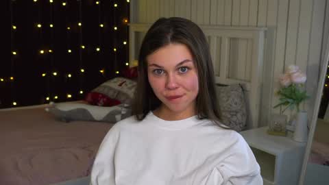 Nicole online show from April 19, 7:27 pm