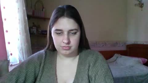 hess_luna_ online show from January 16, 10:35 am