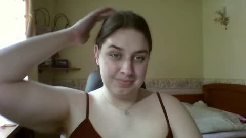 hess_luna_ online show from May 11, 9:05 am