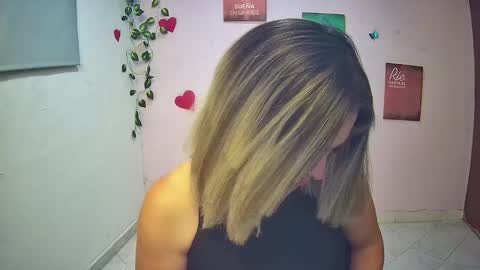 Hestesiaxx online show from March 8, 11:20 pm