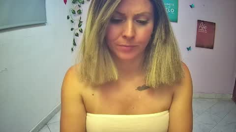 Hestesiaxx online show from April 9, 2:26 am