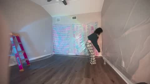 salem online show from December 3, 6:43 am