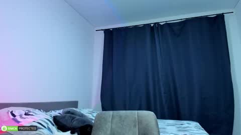 Snapshot of hey_tyankaaaa chatting on September 24, 9:43 pm Bella 3 online show from September 24, 9:43 pm