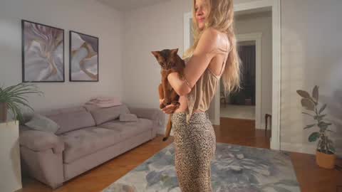 Snapshot of heybanan chatting on September 9, 5:35 pm Alina online show from September 9, 5:35 pm