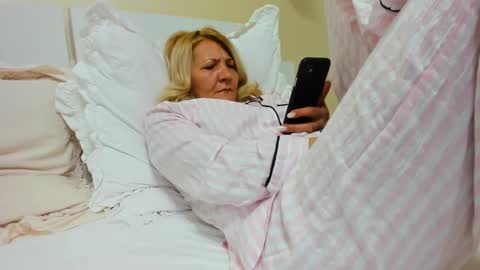 Heyheygrey online show from March 9, 4:44 pm