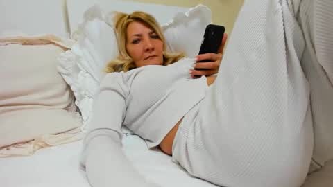 Heyheygrey online show from March 9, 1:37 pm