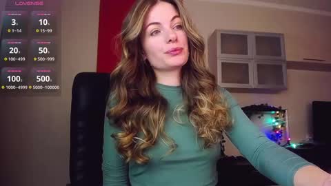 Snapshot of hi_bye_ chatting on March 1, 2:59 am Lina online show from March 1, 2:59 am