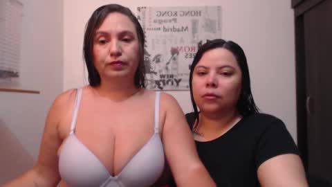 Snapshot of hidden_tinna chatting on October 10, 11:05 am Tinna online show from October 10, 11:05 am