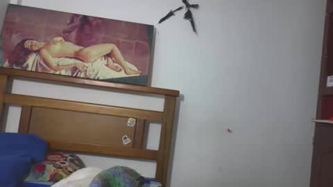 hideonbush online show from February 25, 12:09 pm