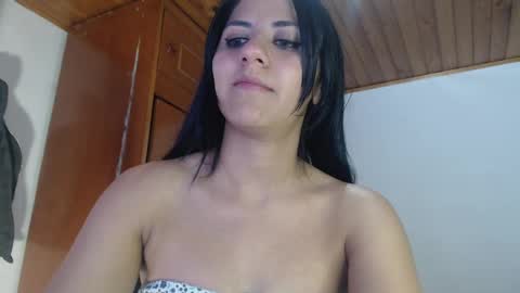 Snapshot of hilari18 chatting on October 12, 1:09 am hilaril18 online show from October 12, 1:09 am