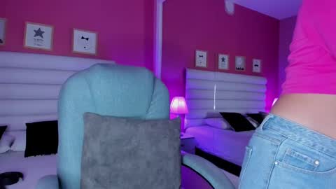 hilary_tailor online show from September 27, 11:41 am