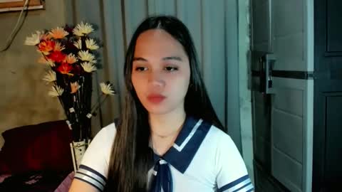 hilarymolly online show from April 8, 4:59 am