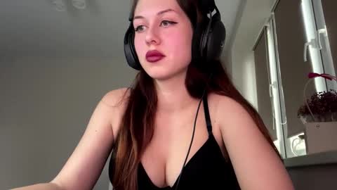 Snapshot of hildredmabray chatting on September 30, 1:21 pm Hi Im Elizabeth online show from September 30, 1:21 pm