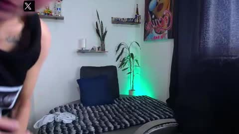 Snapshot of hill_and_jack chatting on October 25, 12:04 pm Hill and Jack online show from October 25, 12:04 pm