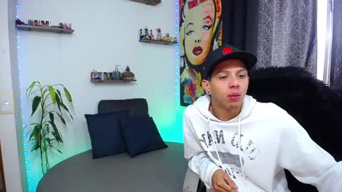 Snapshot of hill_and_jack chatting on January 21, 12:07 pm Hill and Jack online show from January 21, 12:07 pm